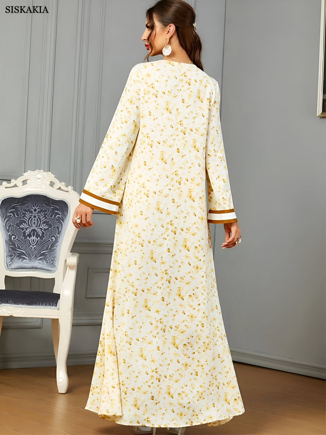 Robe longue à manches longues pour femmes, à imprimé floral, avec des détails en dentelle et des bordures en couleur contrastée.  Parfaite pour les occasions spéciales et les fêtes religieuses.  Idéale pour les femmes musulmanes.
