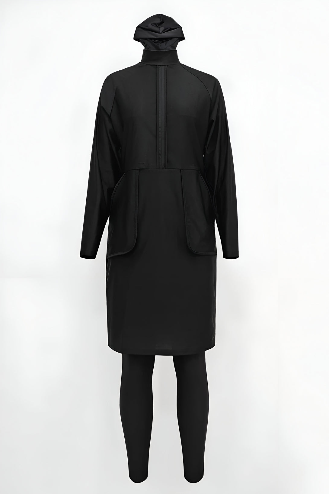 Une robe noire longue avec des manches longues et un pantalon noir. La robe a des poches sur les côtés et une fermeture éclair sur le devant. La robe est parfaite pour une tenue décontractée ou élégante.