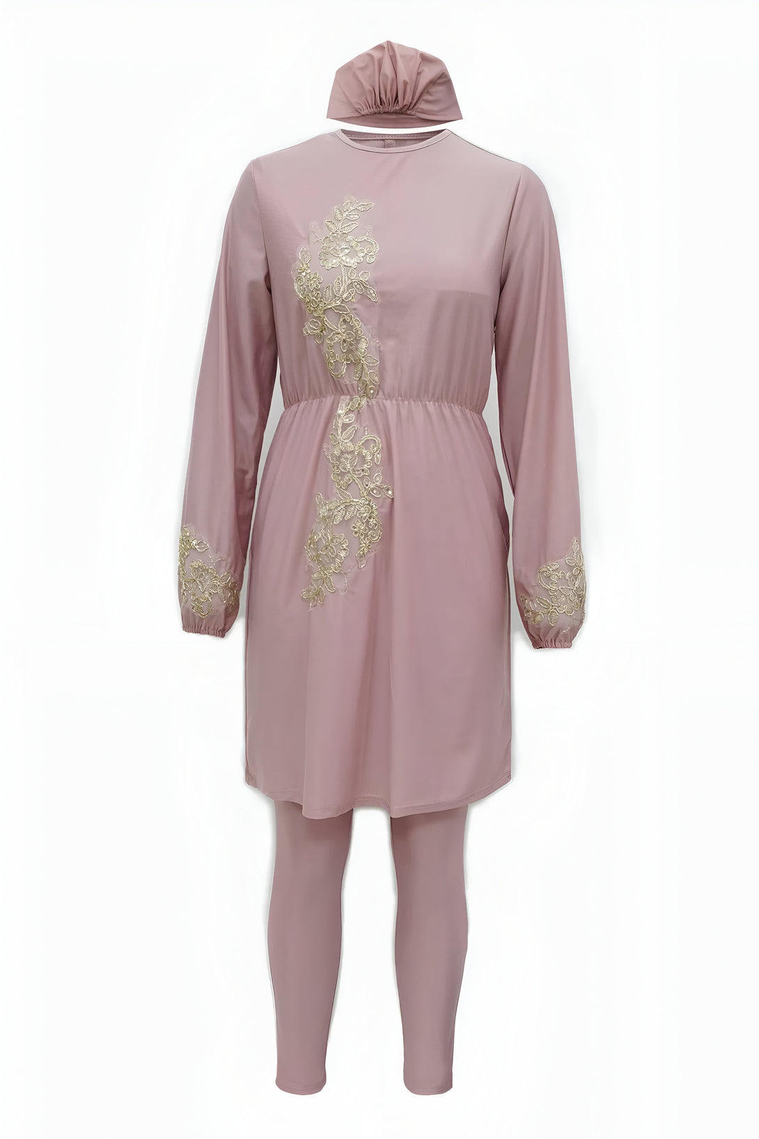 Une robe de bain musulmane rose avec des détails en dentelle dorée, un hijab assorti et des leggings.